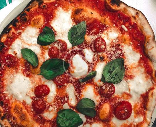 Tuna & Wild Tomatoes Pizza